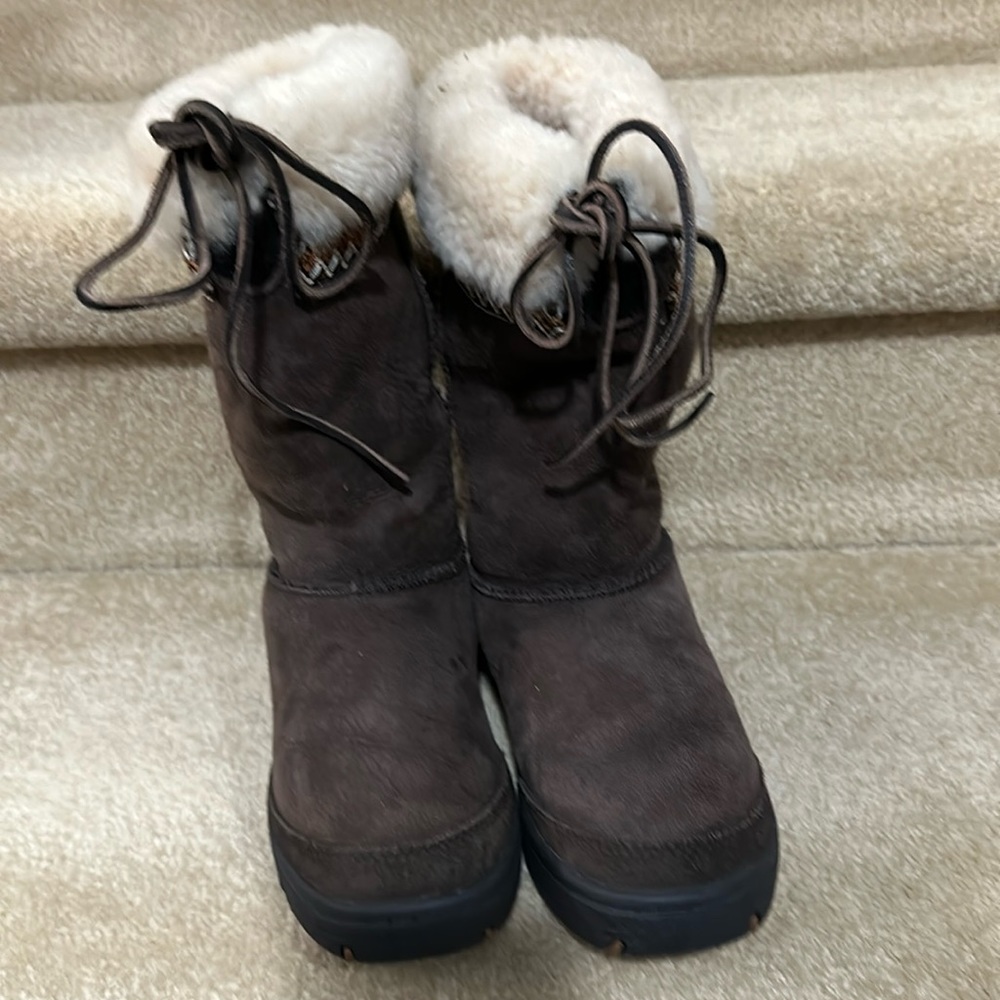Used UGG for women dark brown size 6